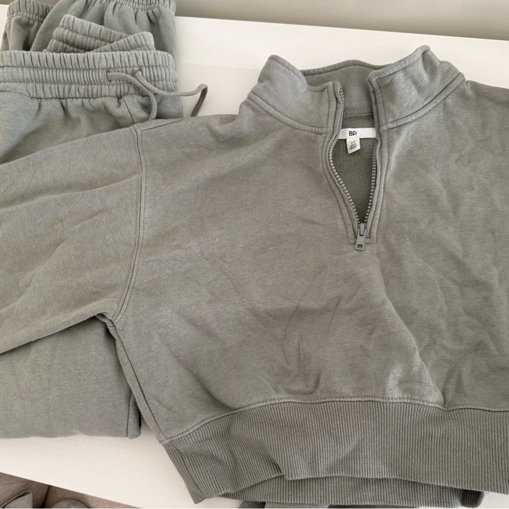 BP Green Quarter-Zip Sleepwear Pullover